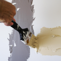 Remise en état de vos murs : quand et comment peindre Fougeres